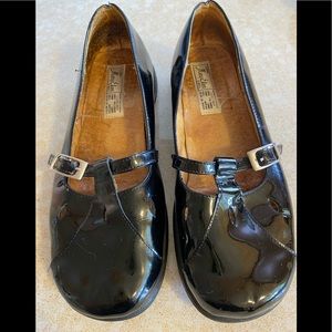 Black patent leather baby doll shoes 8.5